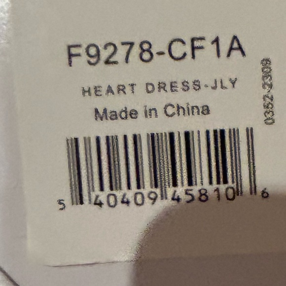 AMERICAN GIRL
Heart Dress - Picture 6 of 8